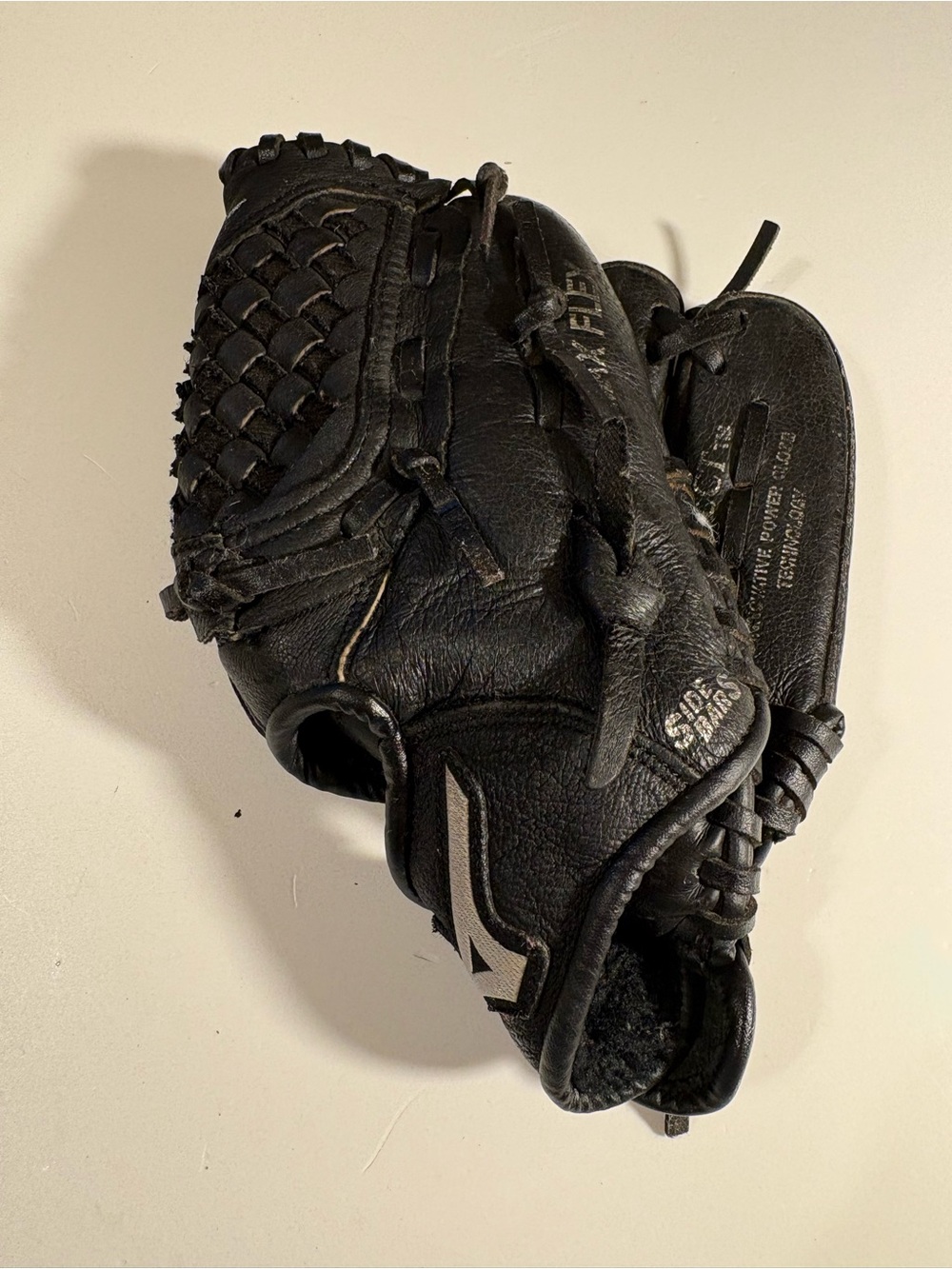 Kids Mizuno glove small